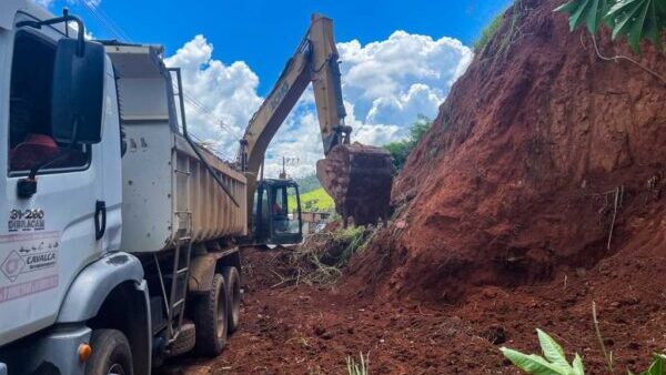 Prefeitura inicia obras da contenção de encosta no bairro Vila Isabel
